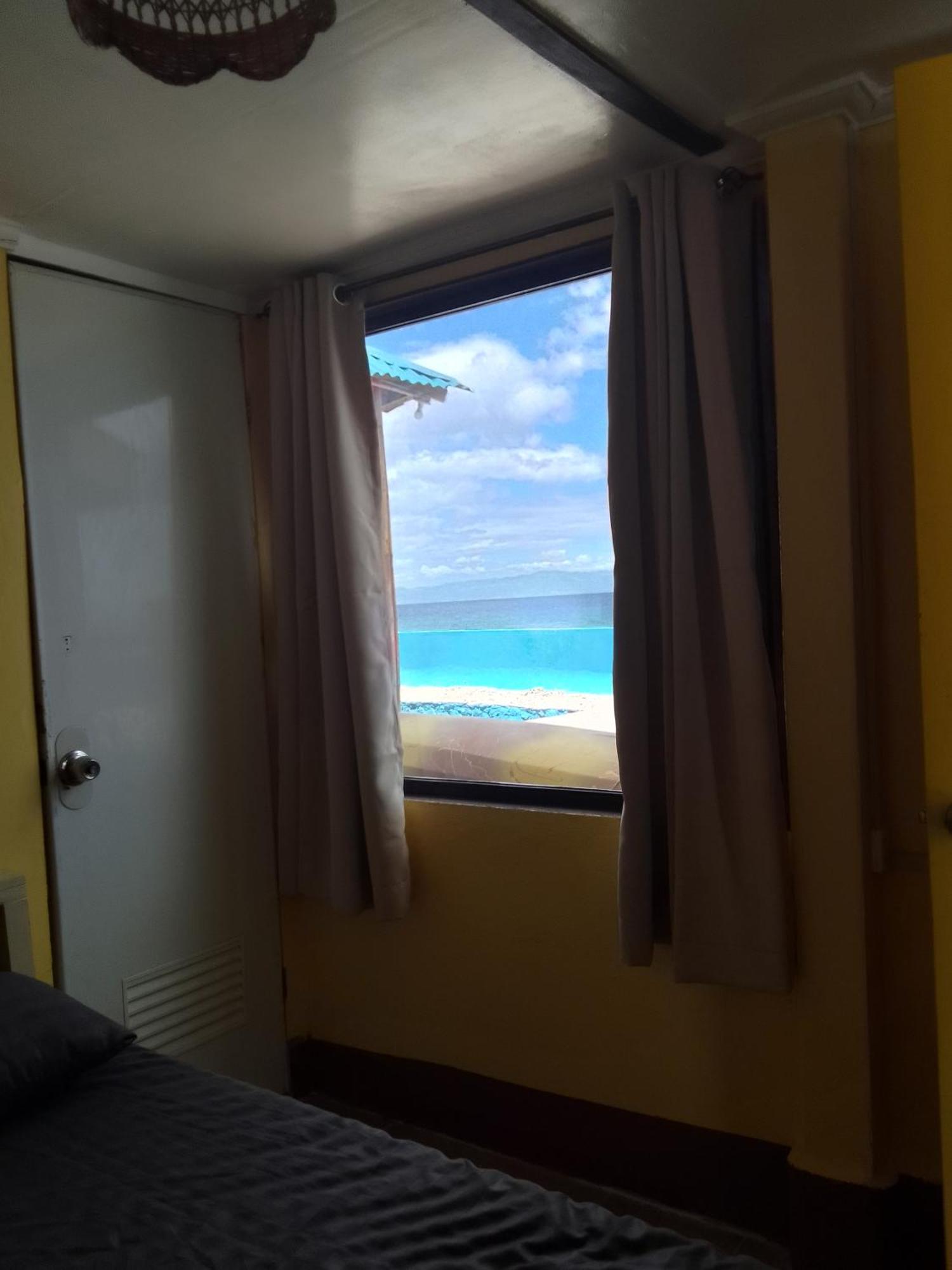Mlk Bamboo Beachhouse Alegria  Exterior photo